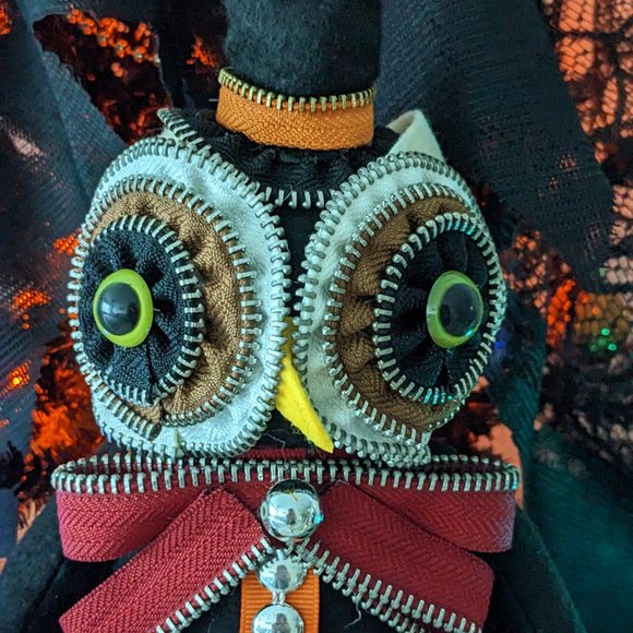 Hoot, Hoot, Halloween Owl And Pair Orange Glass Pumpkin Tea Light Holders - Picture 6 of 8